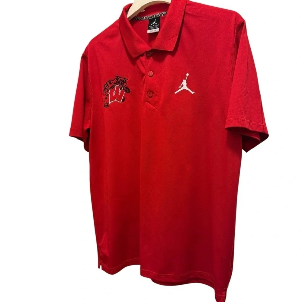 Jordan Polo Shirt Classic,with a lion and the Wisconsin logo, in new conditions